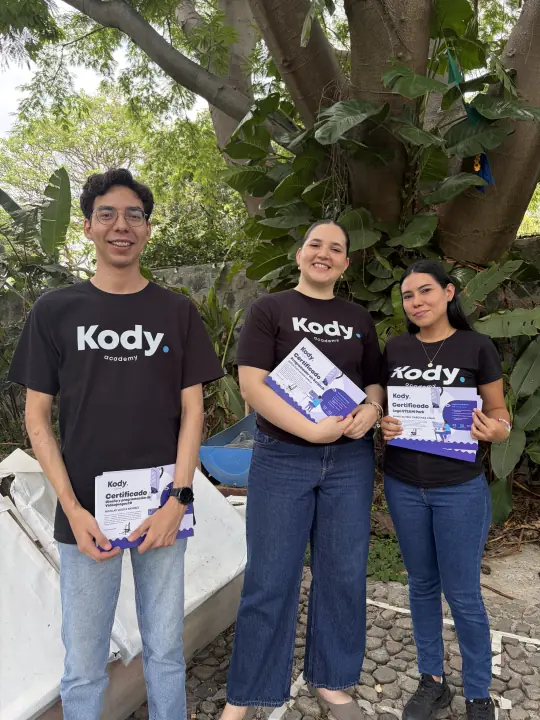 Equipo de mentores Kody reunido al aire libre